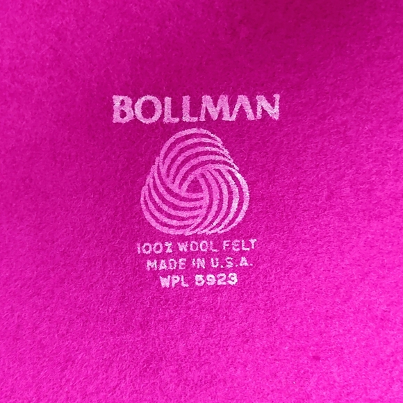 Elegant Pink Fascinator Hat with Black Feather Accents - Picture 5 of 5